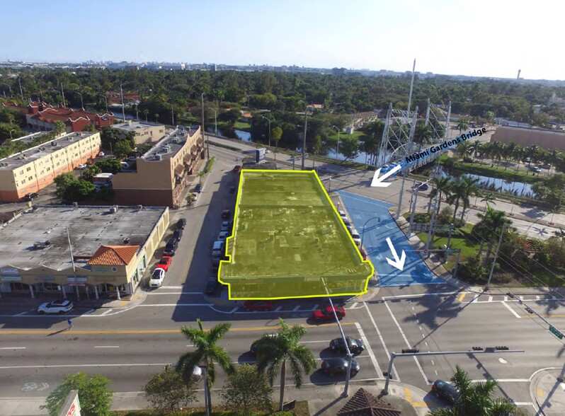 100 Hialeah Dr, Hialeah, FL for lease - Building Photo - Image 2 of 6