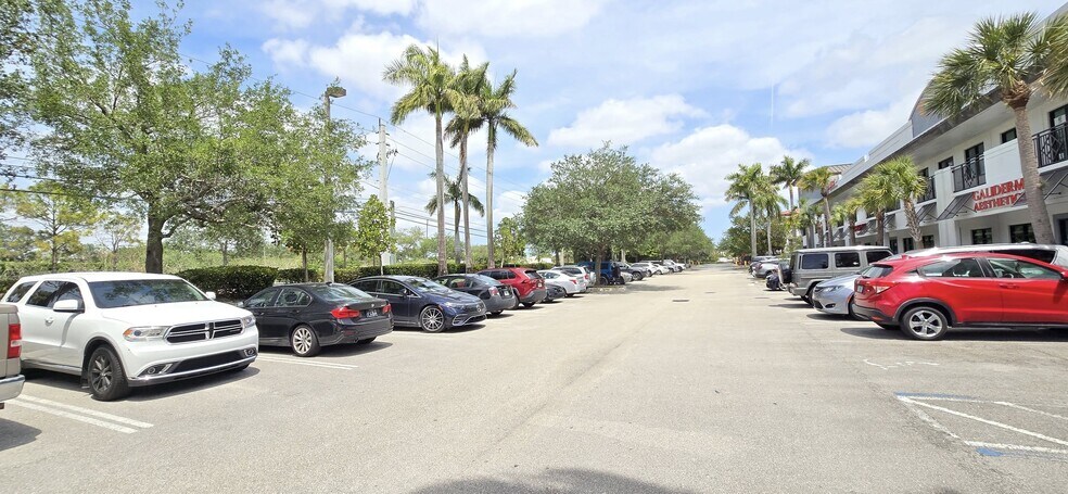 9200 Belvedere Rd, Royal Palm Beach, FL à vendre - Photo du bâtiment - Image 3 de 43