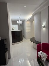 59 E 54th St, New York, NY for lease Interior Photo- Image 1 of 4