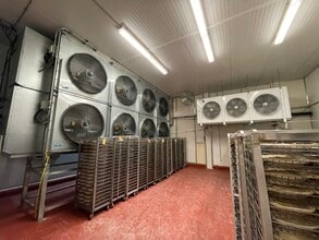 431 Somerville St, Manchester, NH for sale Interior Photo- Image 2 of 6