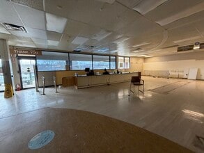 1700-1730 Mt Royal Blvd, Glenshaw, PA for lease Interior Photo- Image 2 of 8