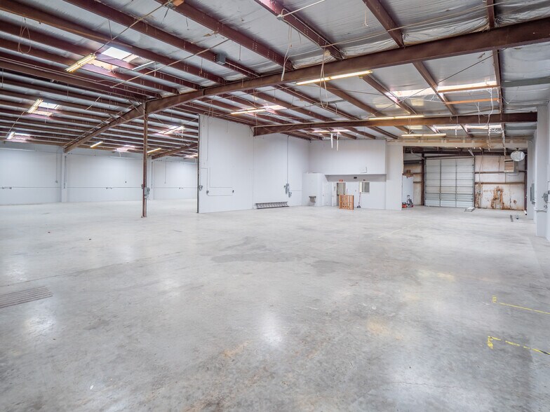 115 E Saint Elmo Rd, Austin, TX à vendre - Photo du bâtiment - Image 3 de 18