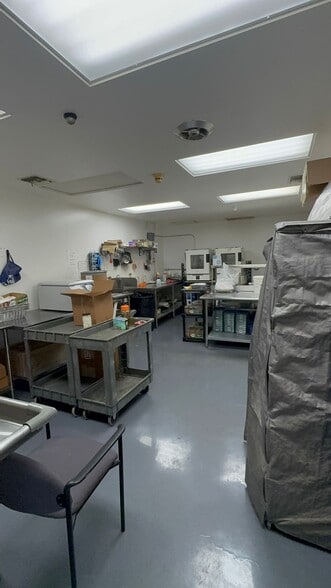 1516 Virginia Ave, Baldwin Park, CA à vendre - Photo du bâtiment - Image 2 de 8