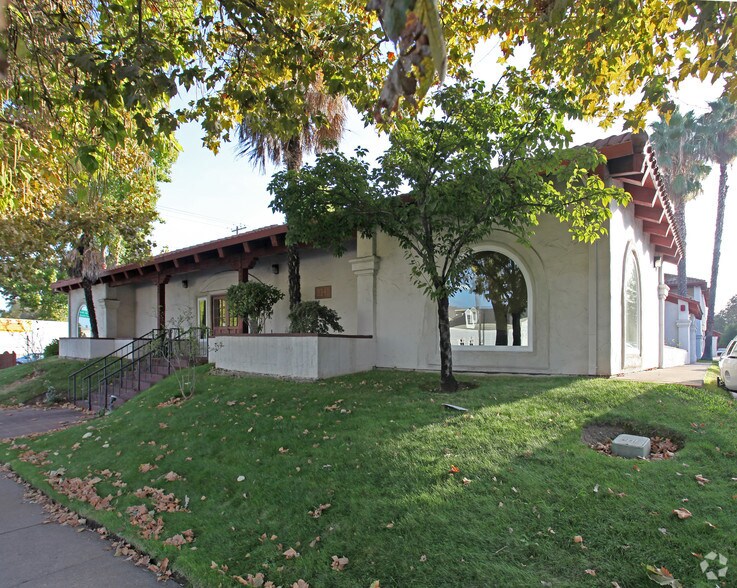 8340 Auburn Blvd, Citrus Heights, CA à louer - Photo du bâtiment - Image 2 de 13