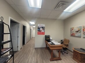 1913 Post Rd, New Braunfels, TX for lease Interior Photo- Image 2 of 9