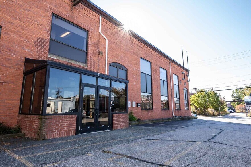 50 Sims Ave, Providence, RI à louer - Photo du bâtiment - Image 3 de 14