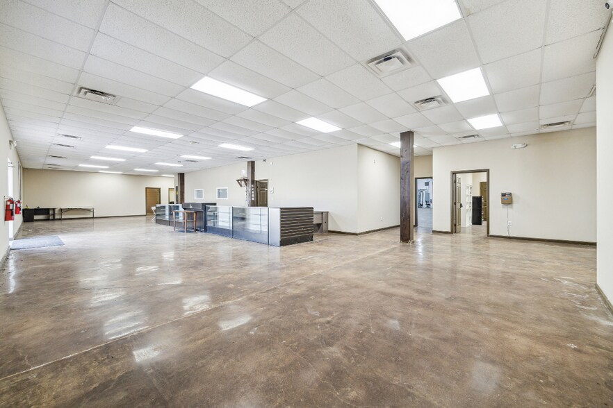 25635 Southwest Fwy, Rosenberg, TX à louer - Photo du bâtiment - Image 2 de 7