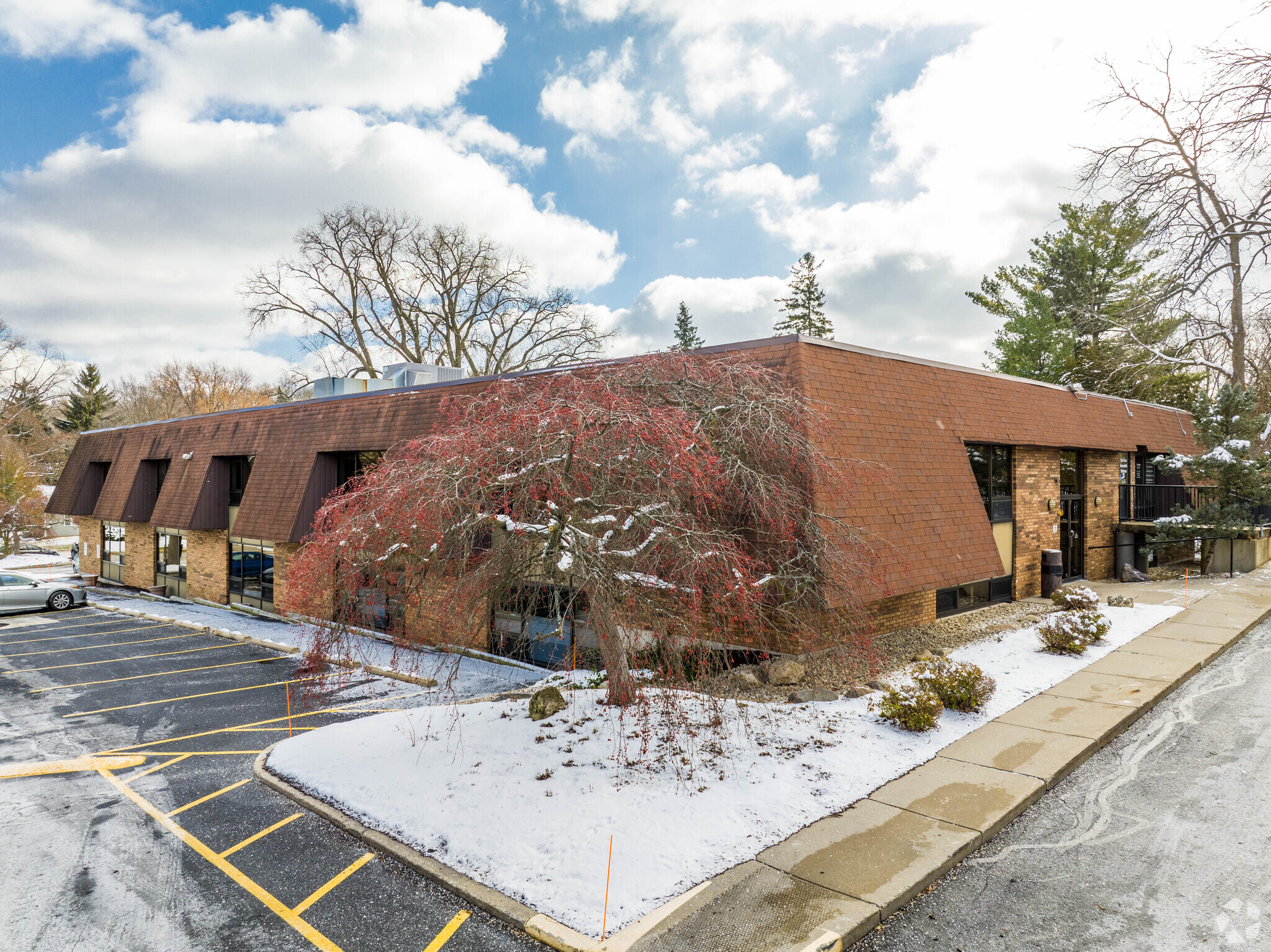 702 N Blackhawk Ave, Madison, WI for sale Primary Photo- Image 1 of 1