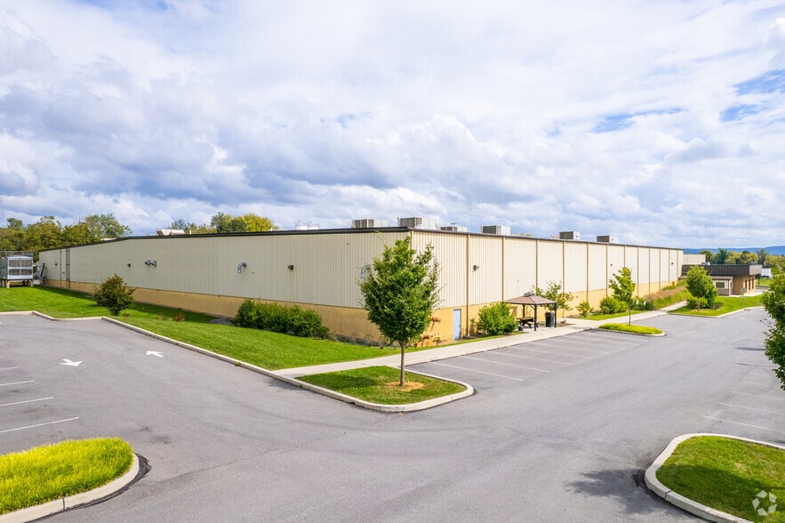 190 Strykers Rd, Phillipsburg, NJ for lease - Building Photo - Image 2 of 7