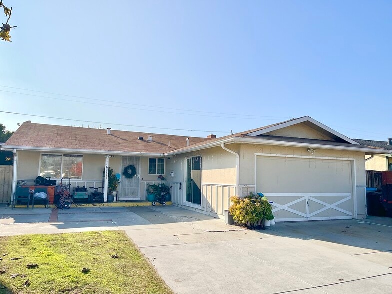 4 Single Family Homes Portfolio San Jose portfolio of 4 properties for sale on LoopNet.ca - Building Photo - Image 2 of 6