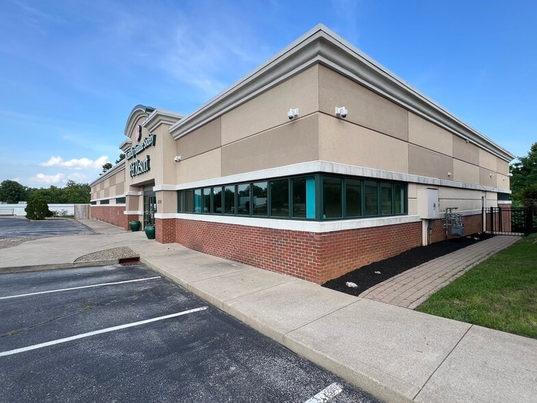 13300-13310 Magisterial Dr, Louisville, KY for lease - Building Photo - Image 2 of 5