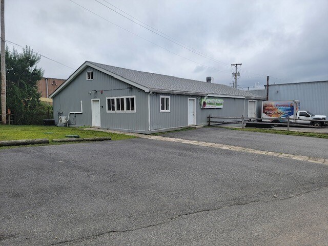 Plus de détails pour 275 Circuit St, Hanover, MA - Industriel à louer