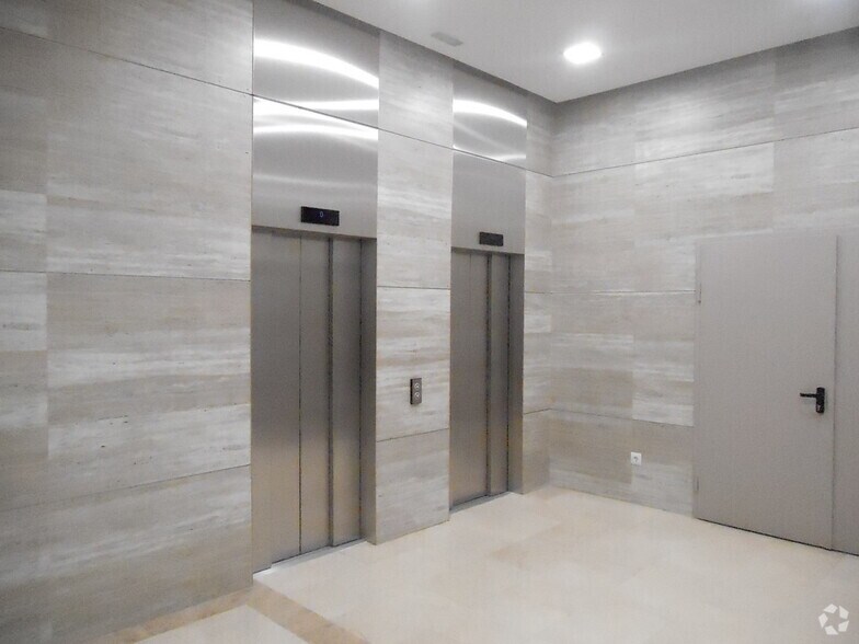 Office in Madrid, Madrid for lease - Building Photo - Image 1 of 11