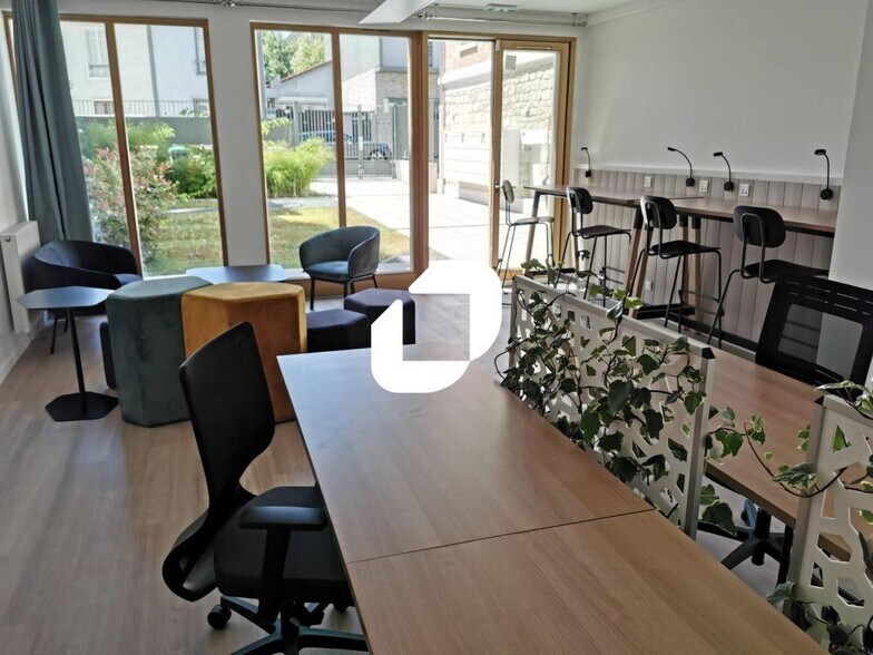 Bureau dans Arcueil à louer - Photo du bâtiment - Image 3 de 12