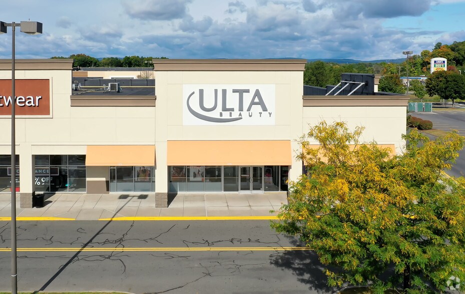 246 New Britain Ave, Plainville, CT à louer - Autre - Image 2 de 6