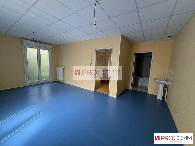 Office in Chartres for sale - Interior Photo - Image 2 of 8