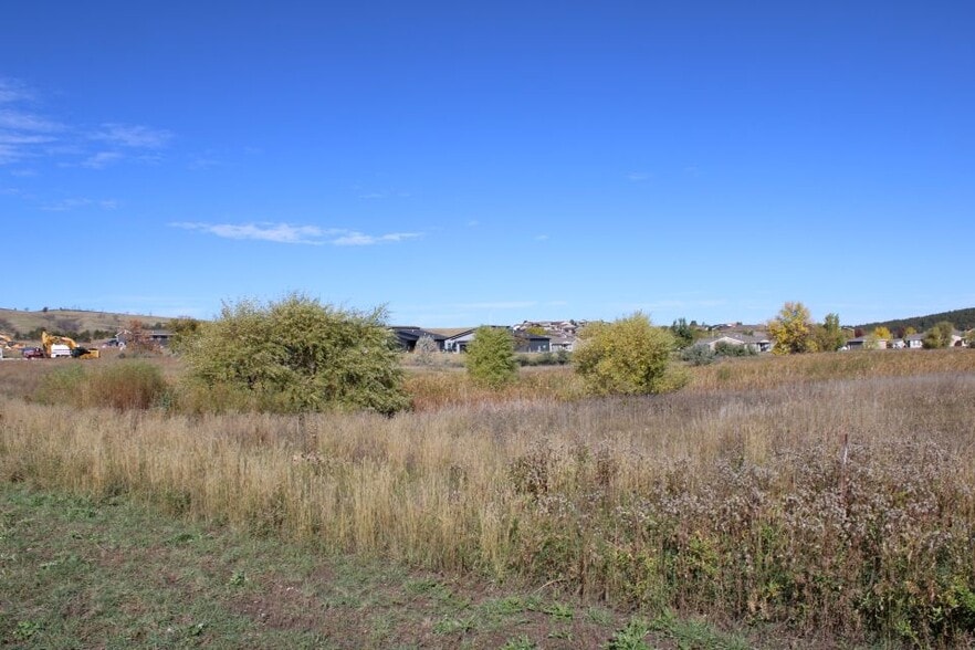 815 Country W Rd, Rapid City, SD à vendre - Photo du bâtiment - Image 2 de 4