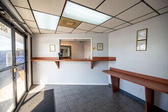 6025 N Dale Mabry Hwy, Tampa, FL à louer Photo du bâtiment- Image 1 de 19