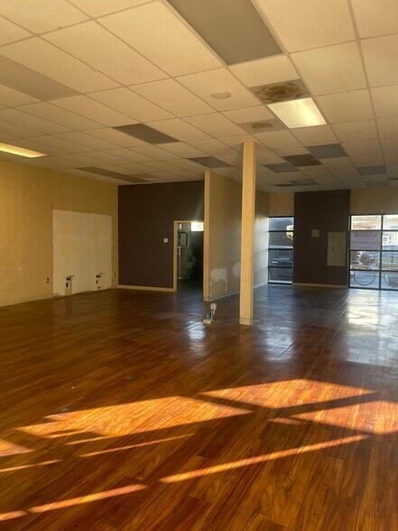 3322-3390 E 7th St, Long Beach, CA à louer - Photo intérieure - Image 3 de 14