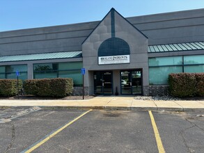 1936-1962 Star Batt Dr, Rochester Hills, MI for lease Building Photo- Image 1 of 11