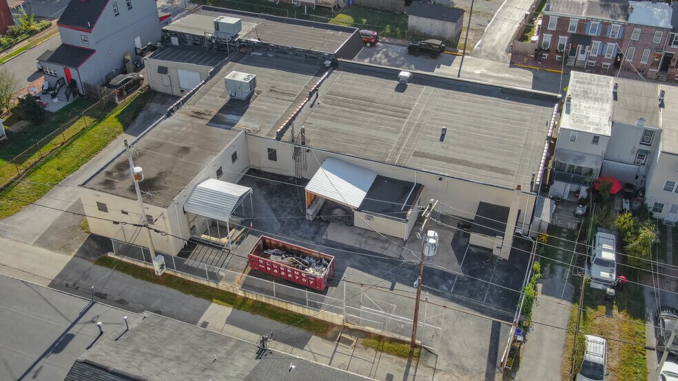 323 S Matlack St, West Chester, PA à vendre - Photo du bâtiment - Image 2 de 13