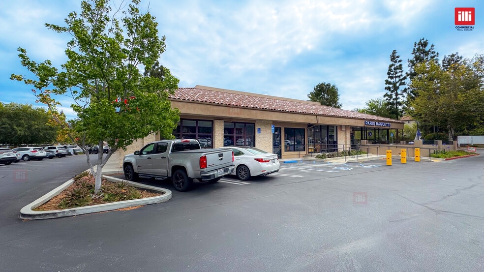 650-728 N Moorpark Rd, Thousand Oaks, CA for lease - Building Photo - Image 2 of 7