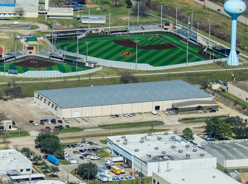 10422 W Gulf Bank Rd, Houston, TX for lease - Primary Photo - Image 2 of 5