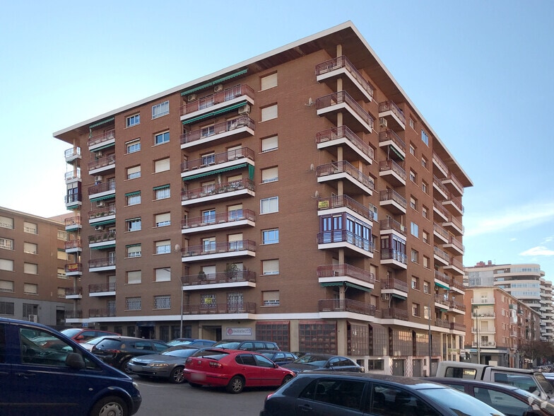 Calle Juan Diges Antón 19, Guadalajara, Guadalajara for lease - Building Photo - Image 2 of 2