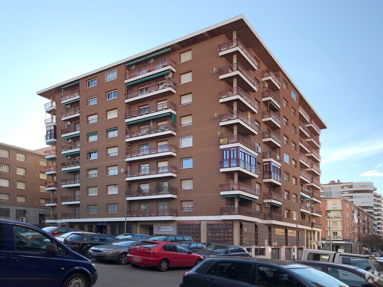 Calle Juan Diges Antón 19, Guadalajara, Guadalajara à louer - Photo du bâtiment - Image 2 de 2