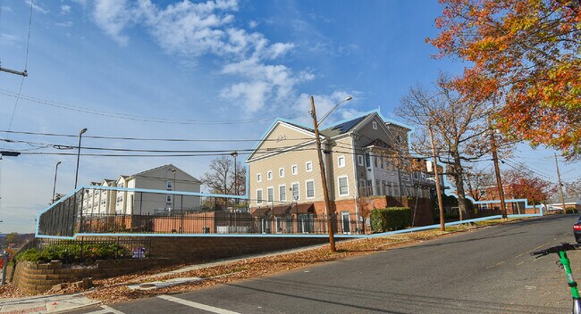 Plus de détails pour 4301 9th St SE, Washington, DC - Commerce de détail à vendre