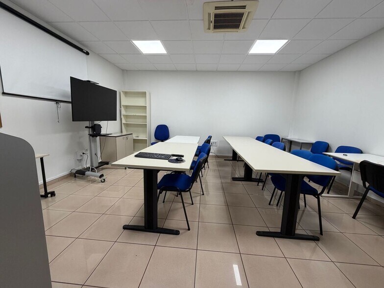 Retail in Ingenio, Las Palmas for sale - Interior Photo - Image 1 of 22