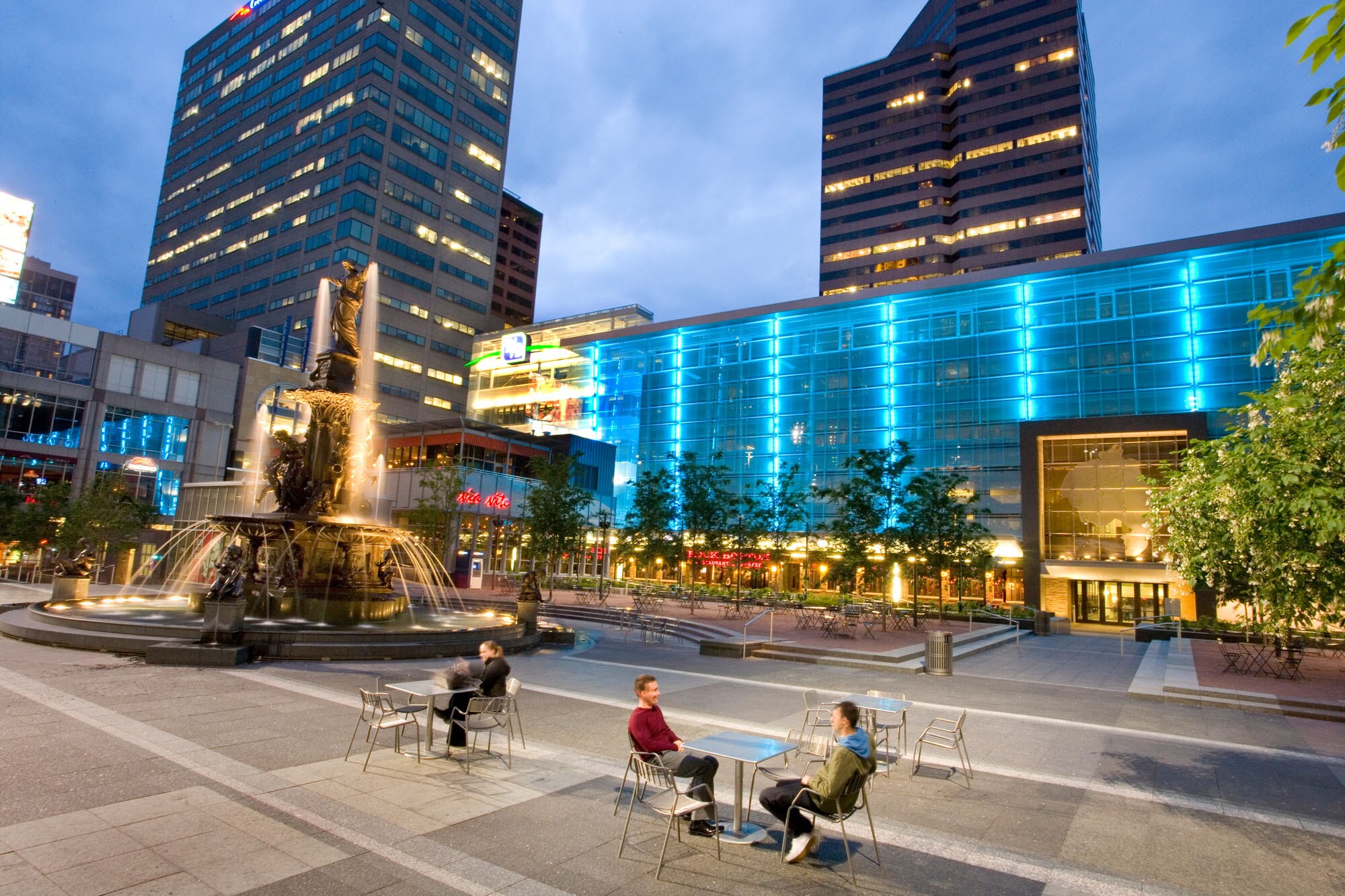 1-17 E 6th St, Cincinnati, OH à louer Photo du bâtiment- Image 1 de 7