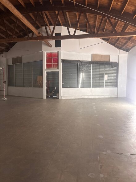 2636 N Figueroa St, Los Angeles, CA for lease - Building Photo - Image 2 of 9