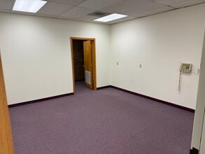 4720 200th St SW, Lynnwood, WA for lease Interior Photo- Image 2 of 10