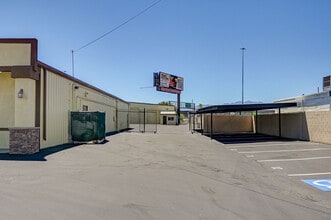 2951 Westwood Dr, Las Vegas, NV for lease Building Photo- Image 2 of 35