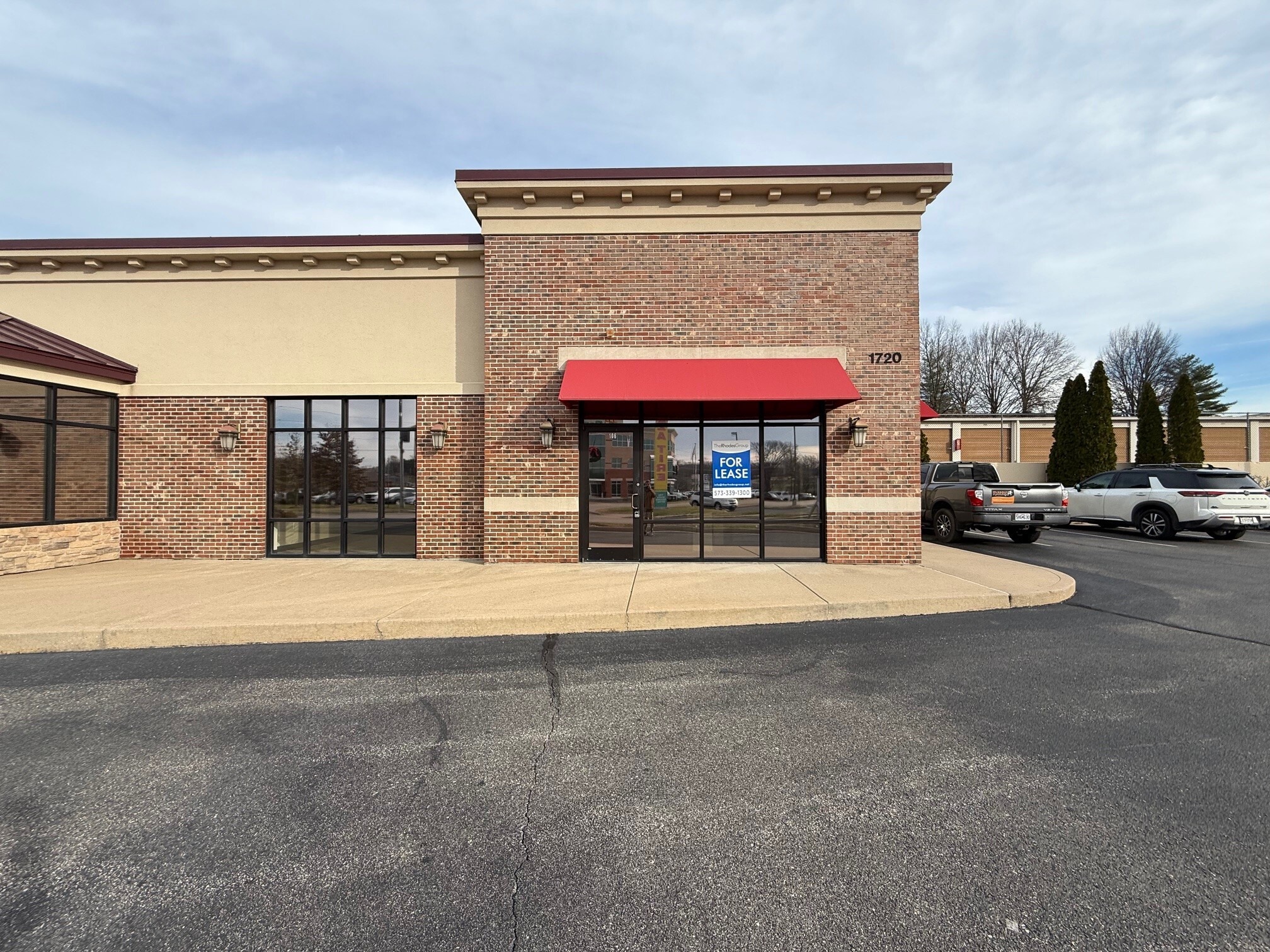 1720 Kingsway Dr, Cape Girardeau, MO for lease Interior Photo- Image 1 of 5
