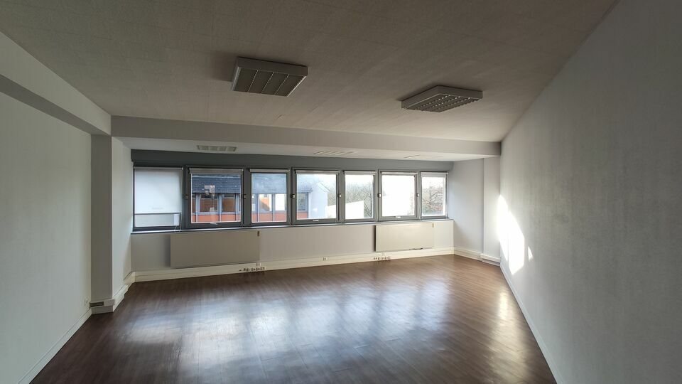 Office in Rennes for lease Interior Photo- Image 1 of 7