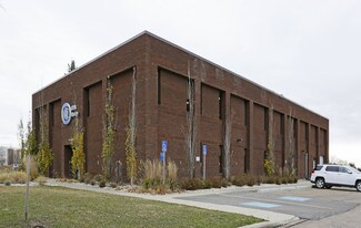 Plus de détails pour 1707 94th St NW, Edmonton, AB - Bureau à vendre