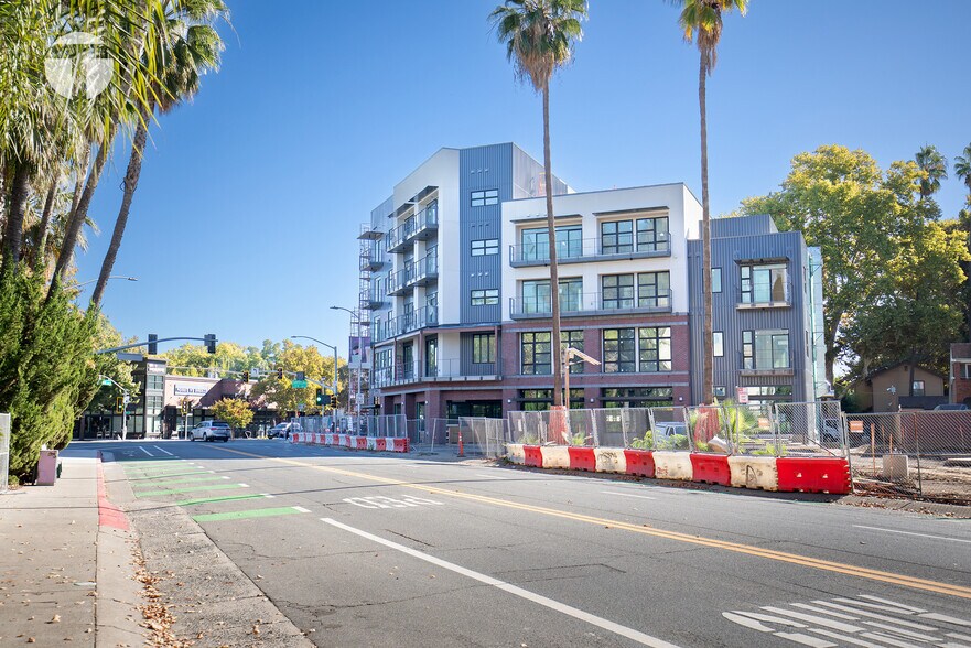 1600 Broadway, Sacramento, CA for lease - Building Photo - Image 2 of 23