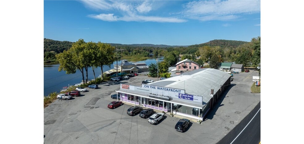 464 Putney Rd, Brattleboro, VT for lease - Primary Photo - Image 1 of 1