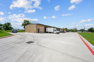 5517 FM 2004 Rd, Hitchcock, TX for lease Building Photo- Image 1 of 9