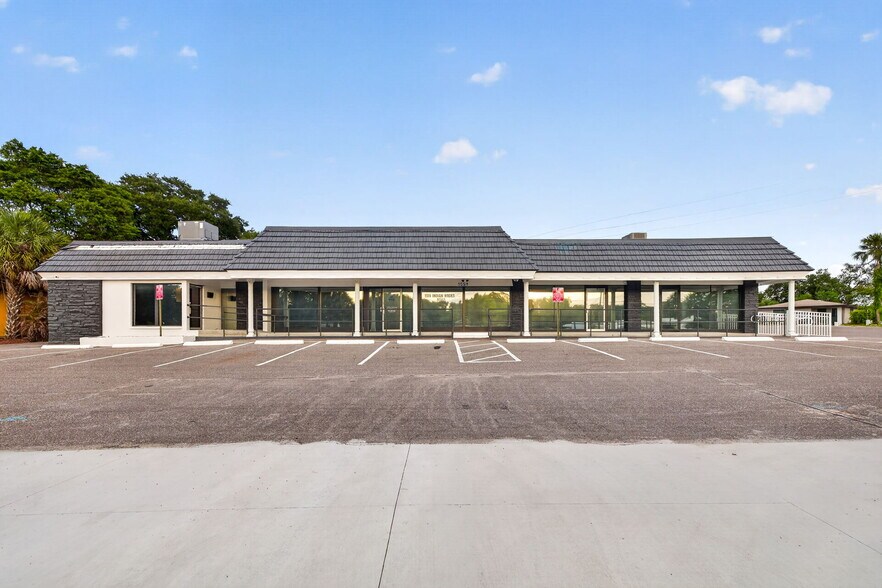 1559 Indian Rocks Rd S, Largo, FL à louer - Photo du bâtiment - Image 1 de 45