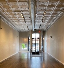 42 S Washington St, Hinsdale, IL for lease Interior Photo- Image 1 of 4