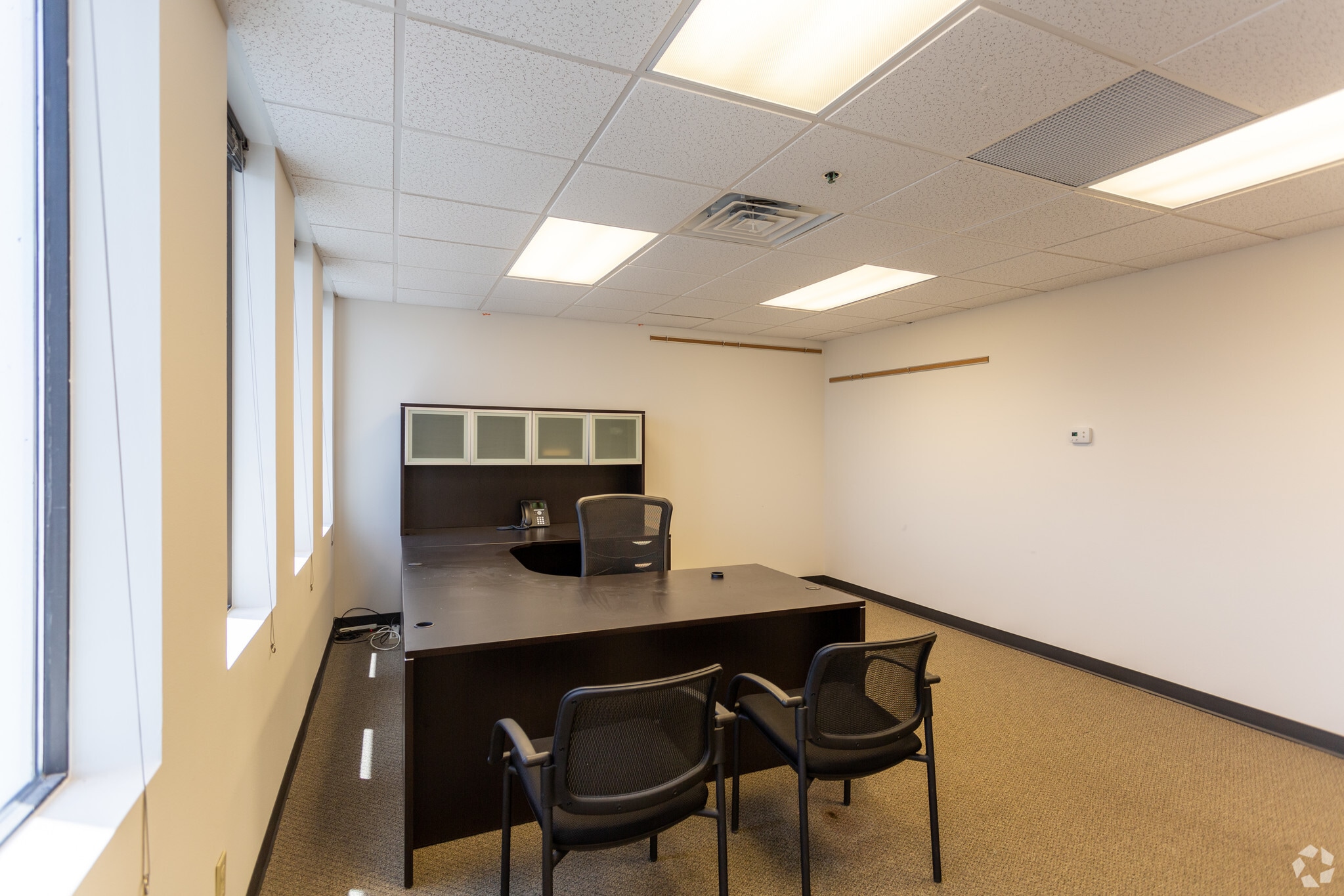 4005 NW Expressway, Oklahoma City, OK for lease Interior Photo- Image 1 of 5