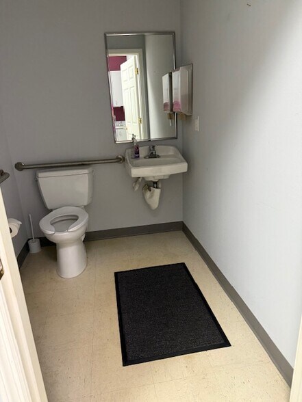 4130 Woodmere Park Blvd, Venice, FL à louer - Photo du bâtiment - Image 2 de 8