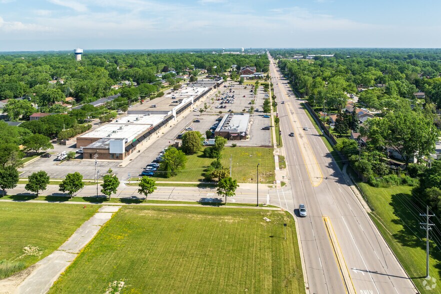 6600 Barrington Rd, Hanover Park, IL à vendre - Photo du bâtiment - Image 1 de 4
