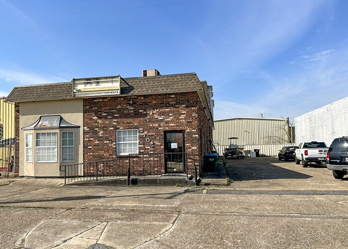 2705 Florida Ave, Kenner, LA for sale - Primary Photo - Image 1 of 6