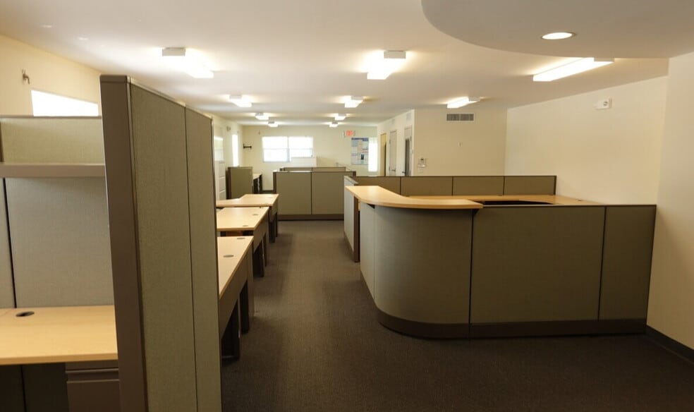 235-245 NE 4th Ave, Delray Beach, FL for lease - Interior Photo - Image 2 of 7