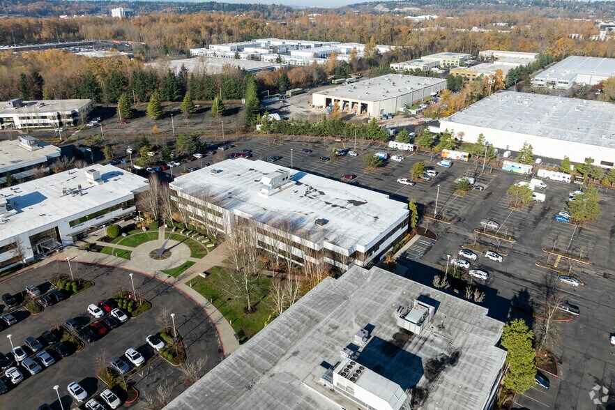 600 SW 39th St, Renton, WA à vendre - Photo du bâtiment - Image 2 de 8