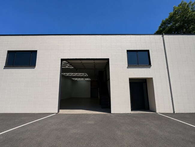 Plus de détails pour 6767 SW Macadam Ave, Portland, OR - Local d'activités à louer